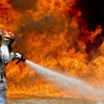 Fontenay-le-Comte : Un violent incendie ravage 300 m² de hangars à l’aérodrome, un aéronef détruit