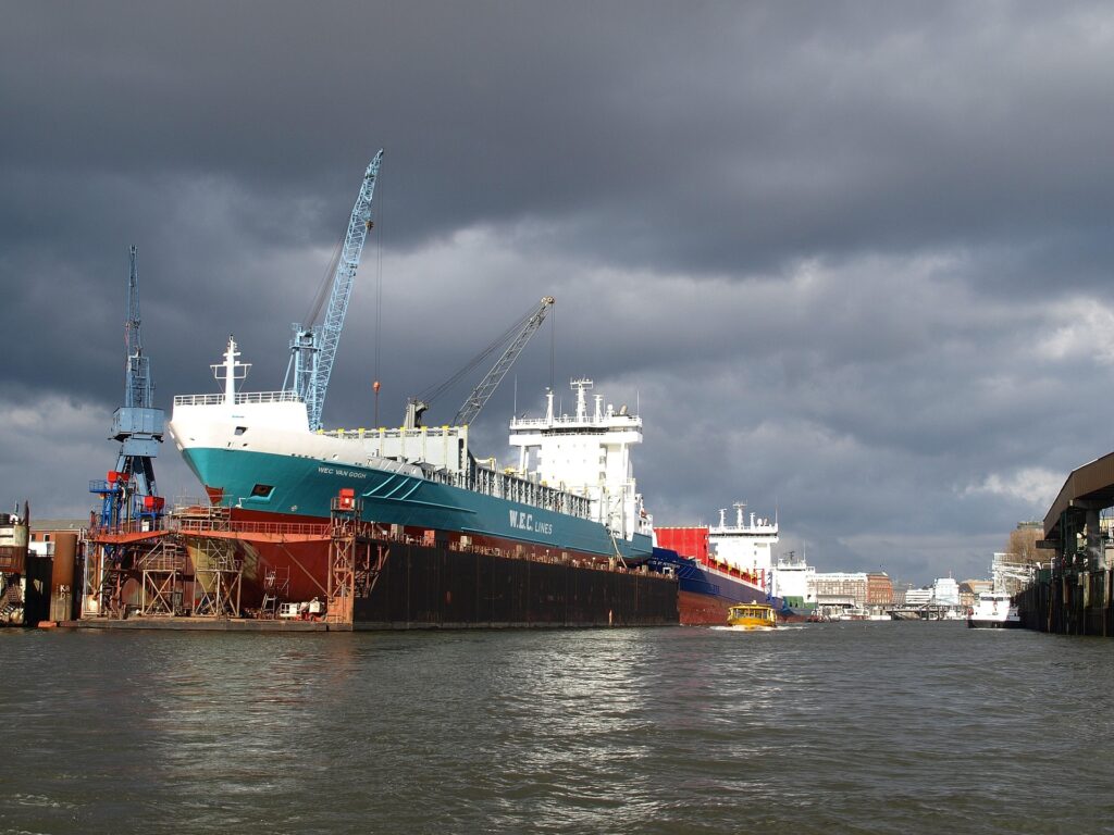 L’image actuelle n’a pas de texte alternatif. Le nom du fichier est : manne1953-shipyard-331463_1920.jpg