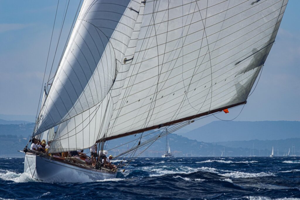 L’image actuelle n’a pas de texte alternatif. Le nom du fichier est : renan_brun-boat-5159224_1920.jpg