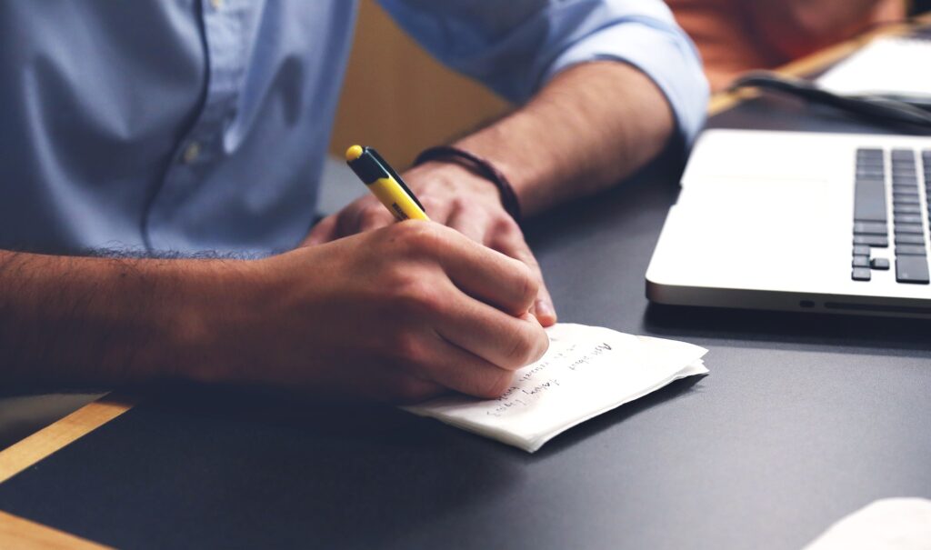 L’image actuelle n’a pas de texte alternatif. Le nom du fichier est : startupstockphotos-man-593333_1920.jpg