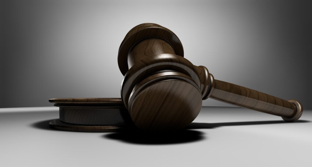 L’image actuelle n’a pas de texte alternatif. Le nom du fichier est : 2541163-judge-3665164_1920.jpg