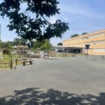 Dans le collège François Rabelais à Belle Beille, le département poursuit le processus de végétalisation des cours de récréation.