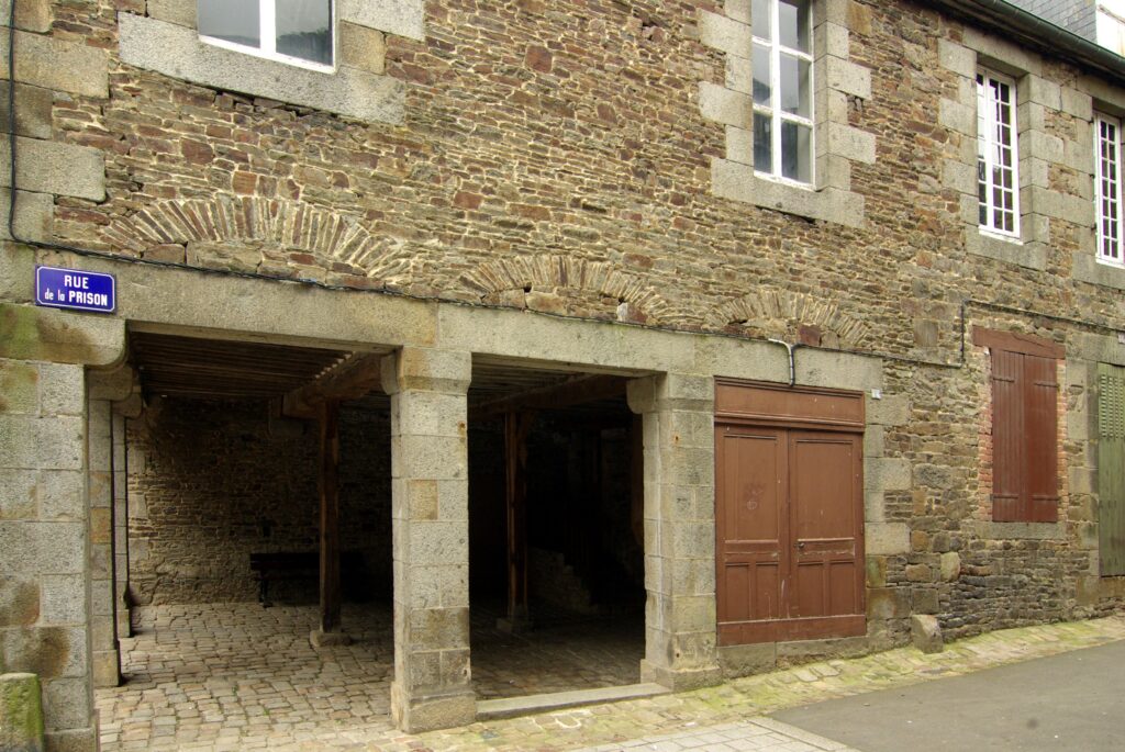 L’image actuelle n’a pas de texte alternatif. Le nom du fichier est : Tinchebray_Prison_01-scaled.jpg