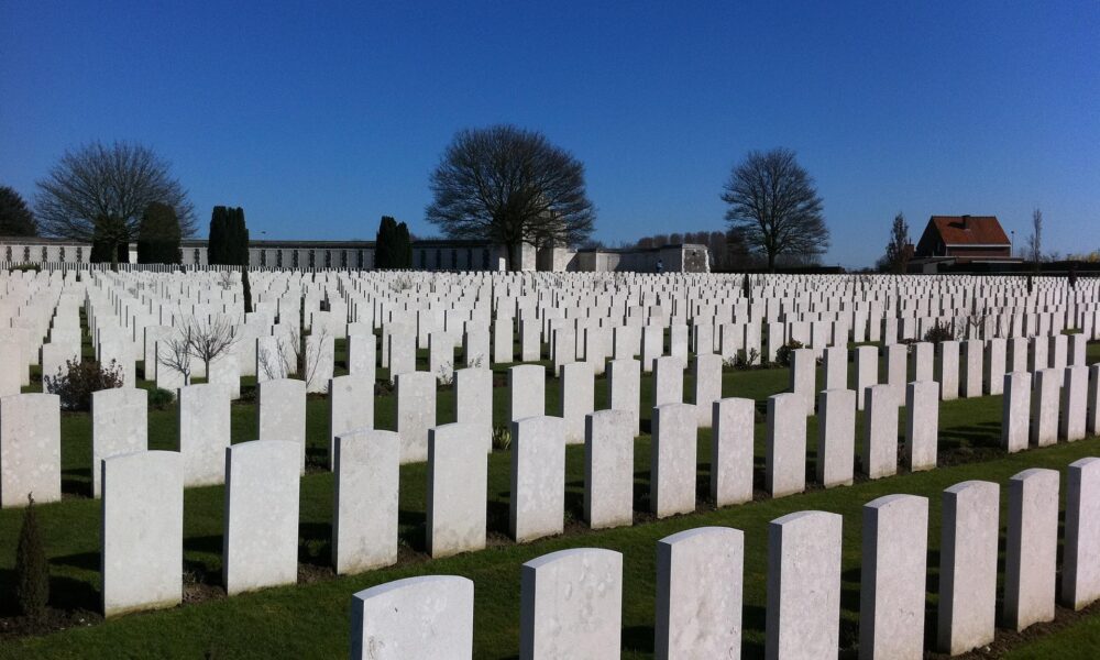 Le Langon : 14 nouveaux noms de soldats s’ajoutent au mémorial départemental d’Afrique du Nord pour ses 20 ans