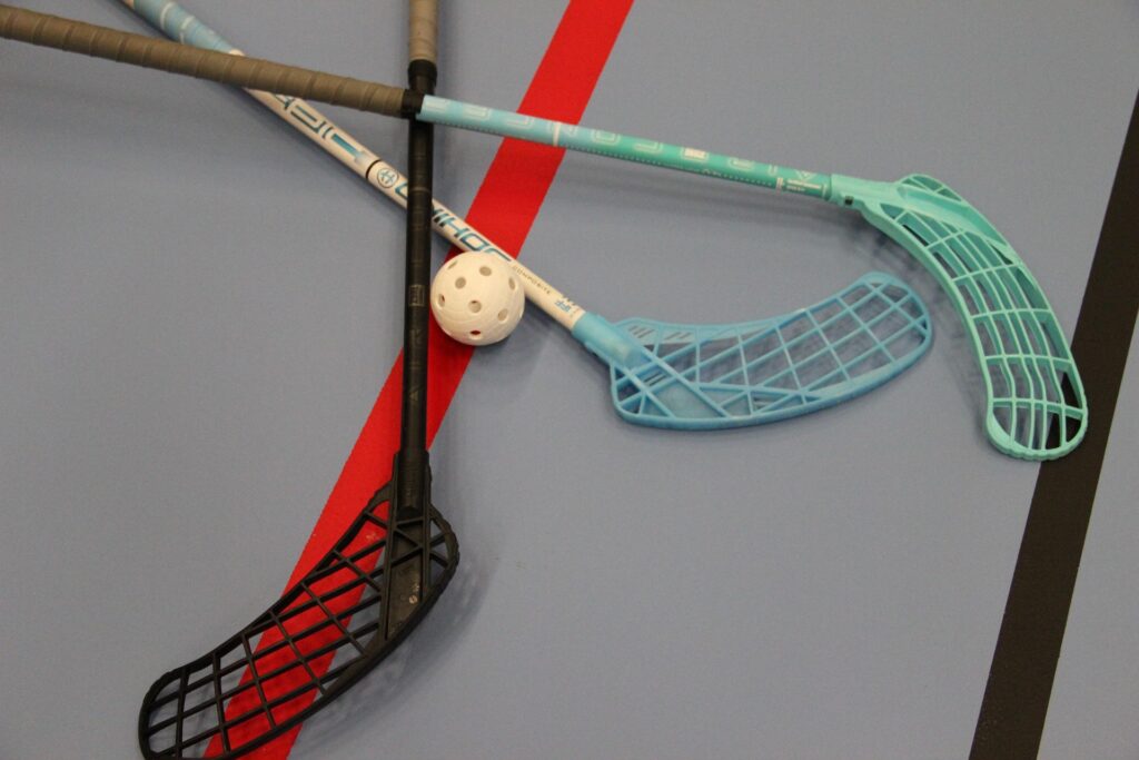 L’image actuelle n’a pas de texte alternatif. Le nom du fichier est : cristianljung-innebandy-5960508_1920.jpg
