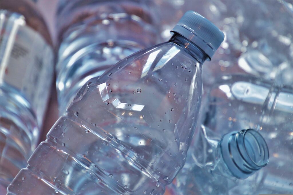 L’image actuelle n’a pas de texte alternatif. Le nom du fichier est : pasja1000-the-bottle-5128607-scaled.jpg