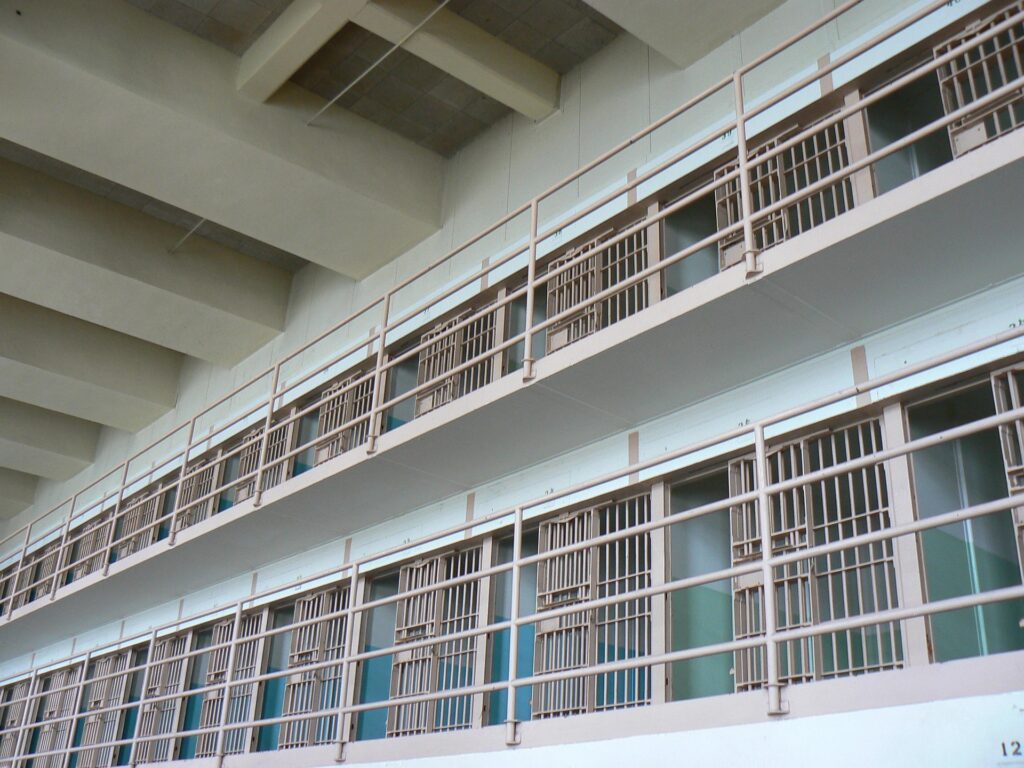 L’image actuelle n’a pas de texte alternatif. Le nom du fichier est : tadah-prison-142141_1920.jpg