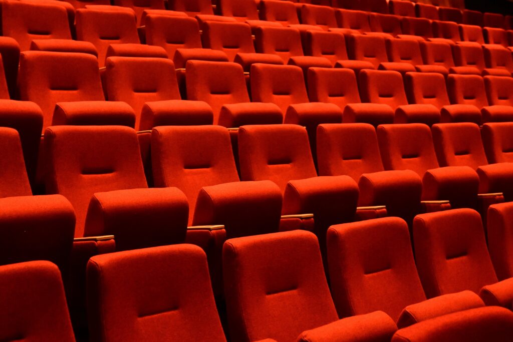 L’image actuelle n’a pas de texte alternatif. Le nom du fichier est : wernerredlich-theater-8569119-scaled.jpg