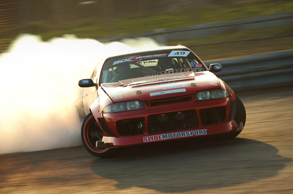 L’image actuelle n’a pas de texte alternatif. Le nom du fichier est : Adam_Simmons_Swaffham_Raceway_2017-03-11.jpeg