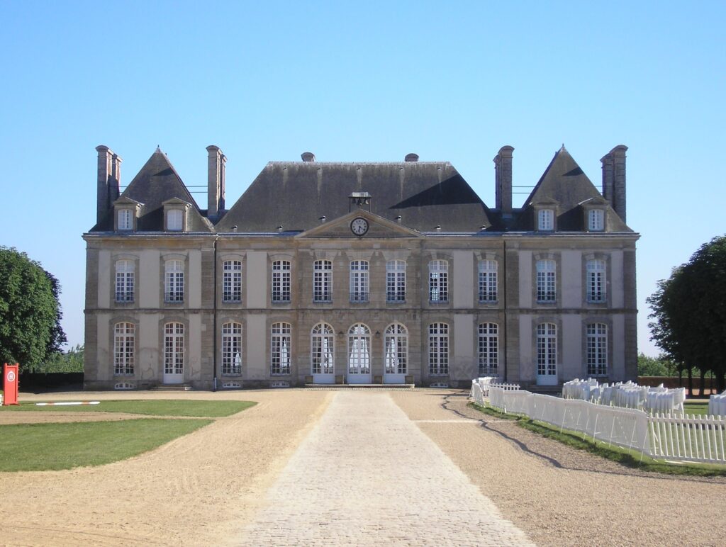 L’image actuelle n’a pas de texte alternatif. Le nom du fichier est : FranceNormandieLePinAuHarasChateauHaras.jpg