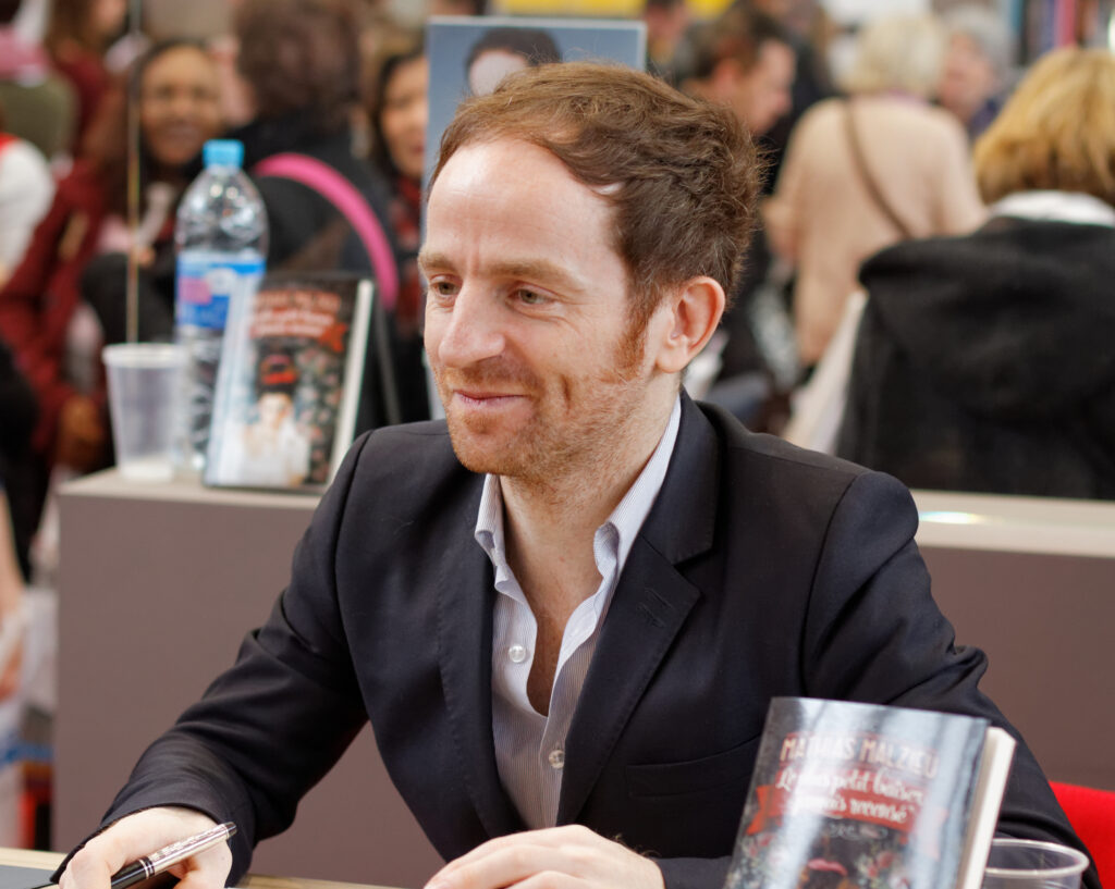 L’image actuelle n’a pas de texte alternatif. Le nom du fichier est : Paris_-_Salon_du_livre_2013_-_Mathias_Malzieu_003-scaled.jpg