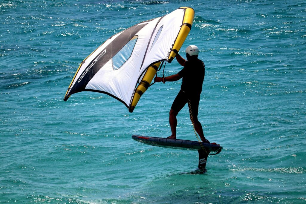 L’image actuelle n’a pas de texte alternatif. Le nom du fichier est : tho-ge-wingsurfing-8039768_1920.jpg