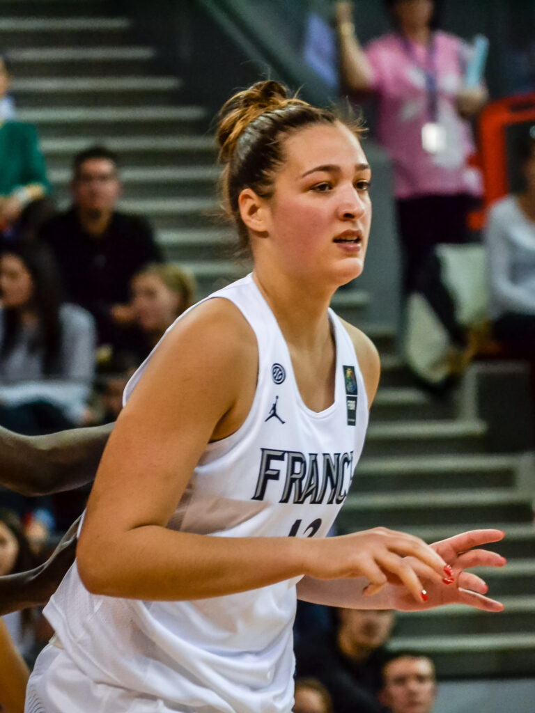 L’image actuelle n’a pas de texte alternatif. Le nom du fichier est : France_vs_Finlande_-_EuroBasket_Women_2019_qualification_2018_-_33-scaled.jpg