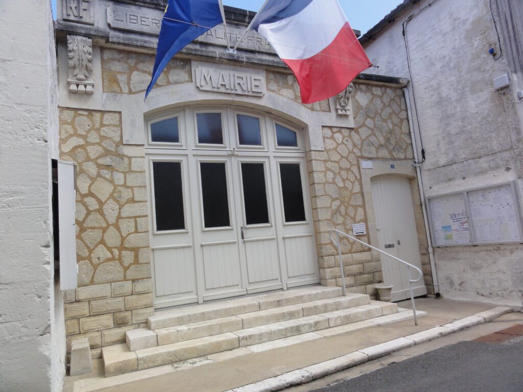 L’image actuelle n’a pas de texte alternatif. Le nom du fichier est : Grandjean_Charente-Maritime_mairie-scaled.jpeg