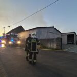 Incendie dans un garage automobile à Trélazé : un hangar de 500 m² ravagé par les flammes