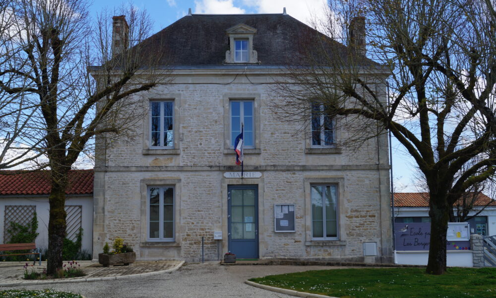 Lairoux : Ciblé par des menaces homophobes répétées, un couple d’enseignants dépose une quatorzième plainte