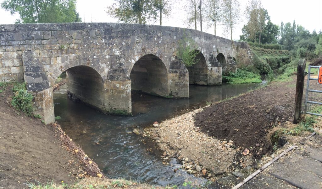 L’image actuelle n’a pas de texte alternatif. Le nom du fichier est : Pont_Catinat.jpg