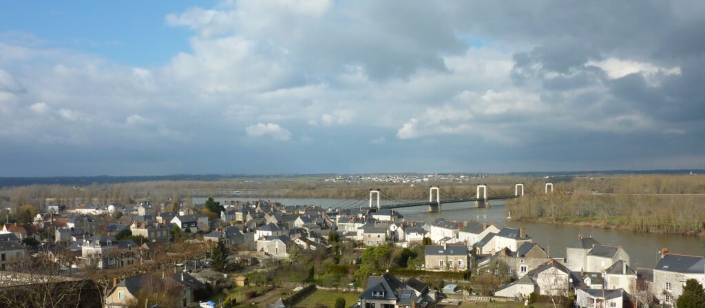 L’image actuelle n’a pas de texte alternatif. Le nom du fichier est : Pont_suspendu_de_Montjean-sur-Loire_17-scaled.jpg