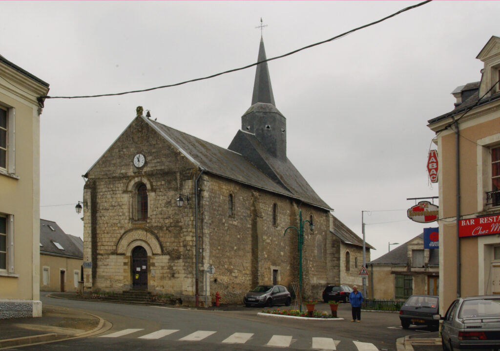 L’image actuelle n’a pas de texte alternatif. Le nom du fichier est : Thoree_les_Pins_Eglise-scaled.jpeg