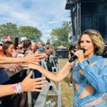 Lorie fait chanter le V and B Fest’ 2026 à Château-Gontier avec « Ta meilleure amie »