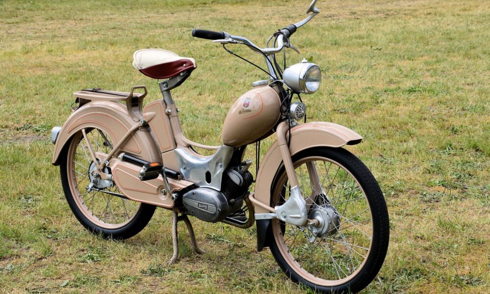 Loire-Authion : Il propose de découvrir les bords de Loire au volant de mobylettes vintage