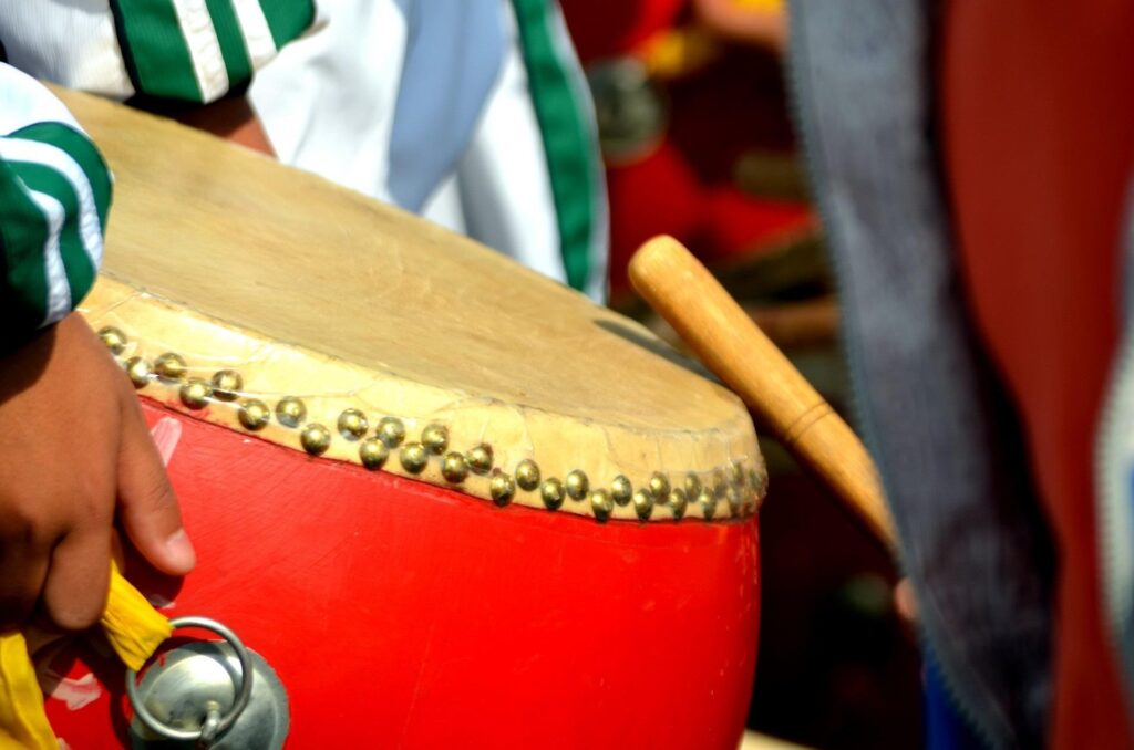 L’image actuelle n’a pas de texte alternatif. Le nom du fichier est : publicdomainpictures-drum-218779_1920.jpg