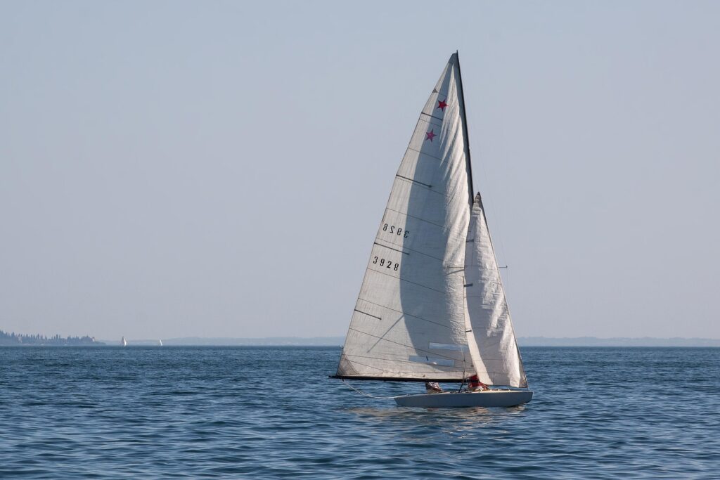 L’image actuelle n’a pas de texte alternatif. Le nom du fichier est : stux-sailboat-354919_1920.jpg
