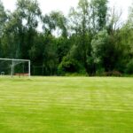 Nieul-le-Dolent : Une occupation illégale du stade communal suscite la colère des élus et une facture de plusieurs milliers d’euros