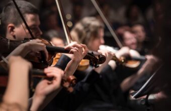 Théâtre, musique, humour, art contemporain : Avrillé dévoile sa saison culturelle 2026-2027 avec près de 50 rendez-vous, dont Swann Arlaud, Les Innocents et Jérôme Commandeur.