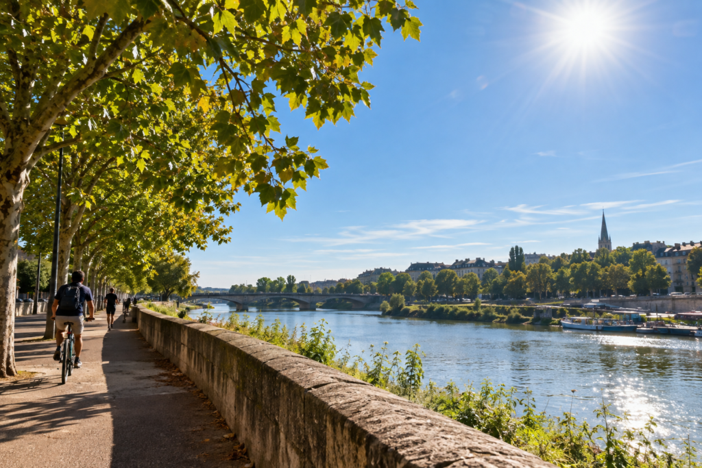 Le soleil va encore largement dominer le Maine-et-Loire ce lundi 14 septembre. À Angers et dans plusieurs secteurs de l’Anjou, les températures pourront grimper jusqu’à 28 °C dans l’après-midi, offrant une journée aux allures estivales avant une évolution du temps dans les prochains jours.