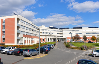 Après 24 mois de travaux et 20 millions d’euros d’investissement, la Clinique de l’Anjou inaugure son nouveau plateau technique. Depuis mai, plus de 4 680 interventions ont déjà été réalisées dans le nouveau bloc.
