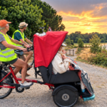À Angers, ce triporteur va offrir aux seniors des balades à vélo… il ne manque plus que les pédaleurs DR- À la Roseraie, il est désormais prêt à prendre la route. Un drôle de vélo à trois roues, équipé d’une assistance électrique, attend ses premiers passagers. Son objectif : permettre à des habitants du quartier, notamment des seniors, de retrouver le plaisir d’une balade à vélo, même lorsque pédaler seul n’est plus possible.