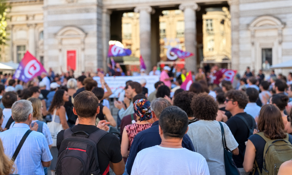 Dans l’Orne, le préfet interdit toute manifestation dans les centres-villes d’Alençon et de Flers ce samedi 31 octobre Angers : près d’un millier de manifestants contre la présomption de légitime défense des policiers