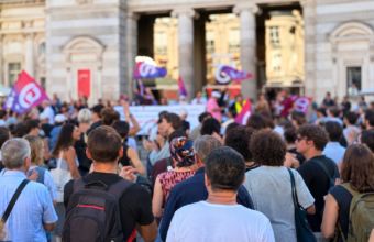 Angers : près d’un millier de manifestants contre la présomption de légitime défense des policiers