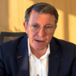 Baugé-en-Anjou : après le drame de Vaulandry, le maire appelle au respect du deuil de la famille Crédit Angers Info - Philippe Chalopin Maire de Baugé en Anjou