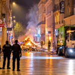 Une importante quantité de déchets a été retrouvée rue Lenepveu ce jeudi matin à Angers. Quelques heures plus tôt, un camion de collecte avait pris feu en plein centre-ville.