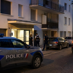 Une femme de 80 ans découverte morte : une enquête ouverte pour un décès suspect à Angers Le corps sans vie d’une femme âgée de 80 ans a été découvert ce mardi 8 septembre, à son domicile situé au premier étage d’une résidence de la rue de la Charnasserie, à Angers, à proximité du lycée Jean-Moulin.