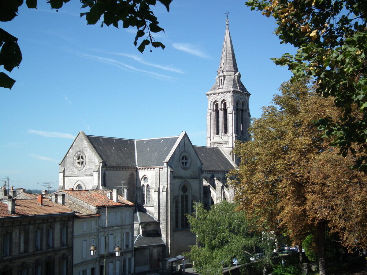L’image actuelle n’a pas de texte alternatif. Le nom du fichier est : Eglise_Saint-Ausone_Angouleme-scaled.jpeg