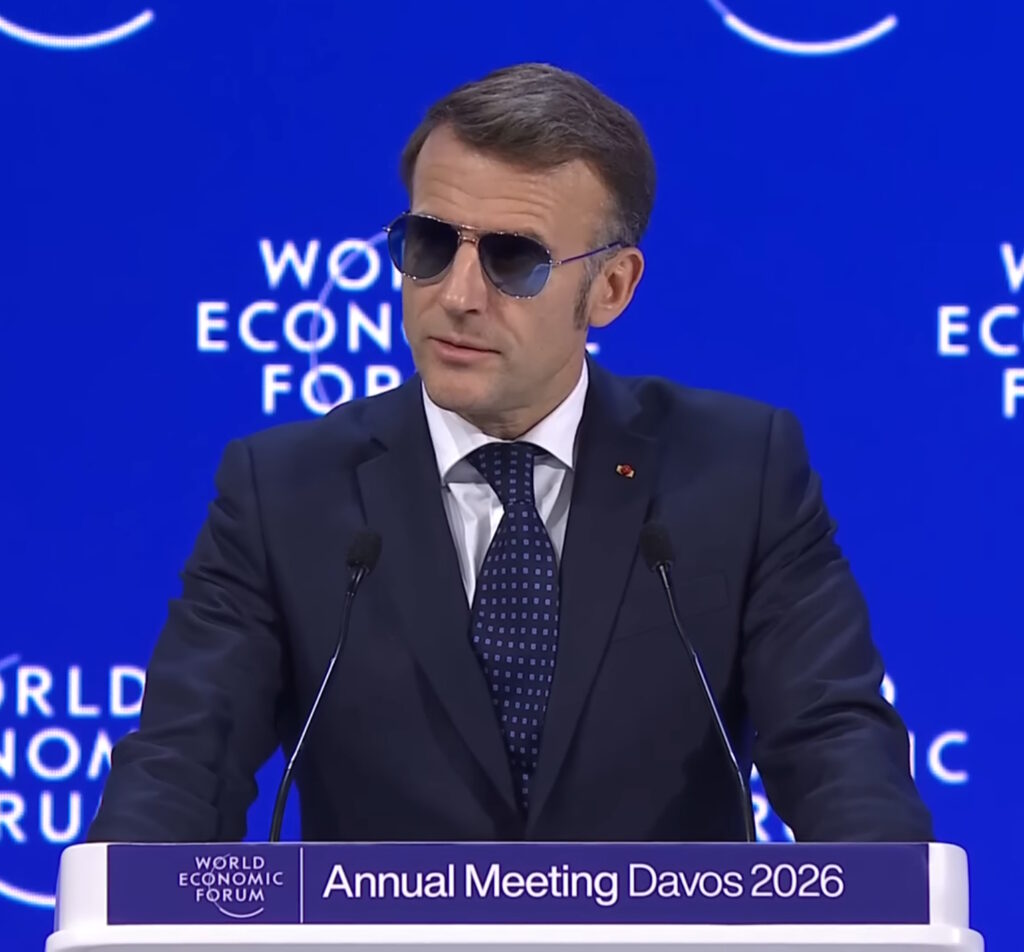 L’image actuelle n’a pas de texte alternatif. Le nom du fichier est : Emmanuel_Macron_President_of_France_at_the_World_Economic_Forum_Annual_Meeting_2026.jpg