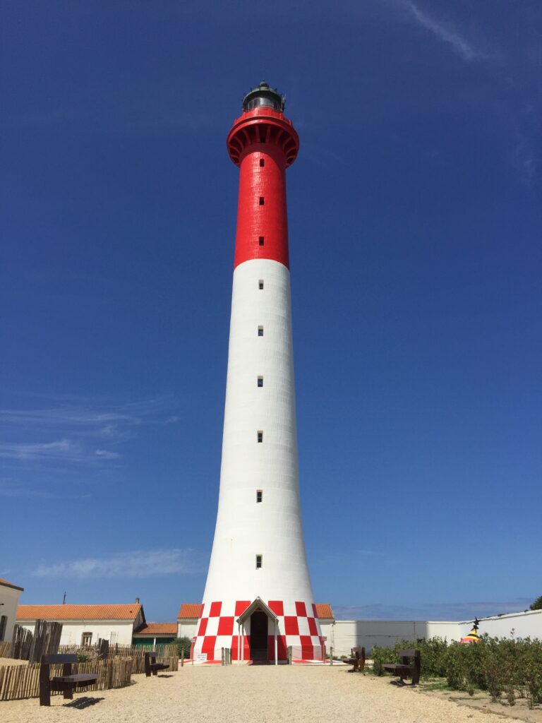 L’image actuelle n’a pas de texte alternatif. Le nom du fichier est : Phare_de_La_Coubre-scaled.jpg