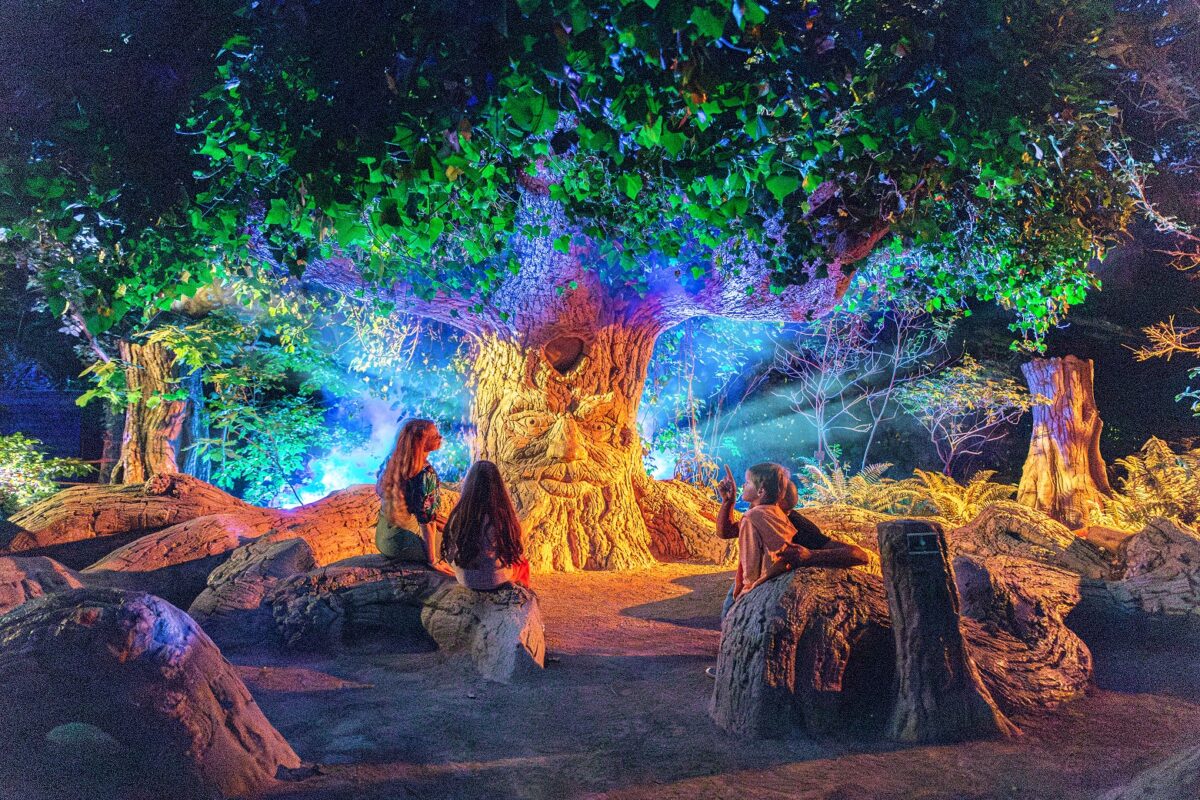 crédit Terra Botanica / Du 3 octobre au 1er novembre 2026, Terra Botanica célèbre sa 11e Fête de l’Automne à Angers. Citrouillards, 8 tonnes de courges, spectacles d’Halloween, slime végétal et nocturnes Terra Nocta sont au programme.