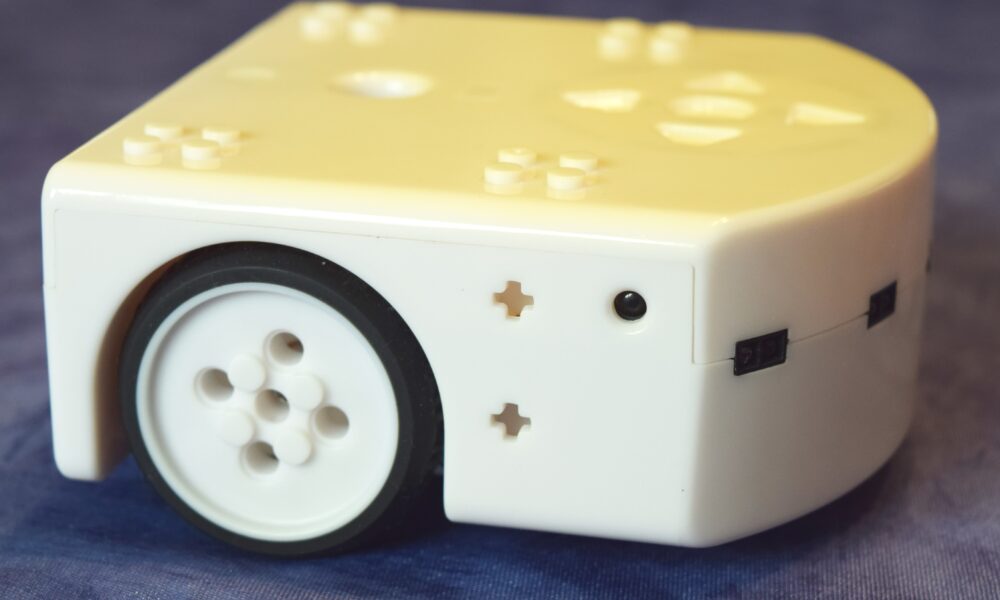 Un atelier de programmation robotique pour les jeunes à la bibliothèque de La Séguinière