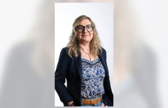Anne Brochet rejoint le conseil municipal d’Angers après le décès d’Ivan Martineau. Elle sera notamment chargée des personnes âgées et du quartier Centre-ville.