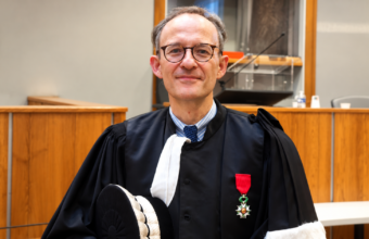 Sylvain Barbier Sainte-Marie, nouveau procureur de la République d’Angers, a officiellement pris ses fonctions ce vendredi 25 septembre 2026 lors de l’audience solennelle d’installation au tribunal judiciaire.
