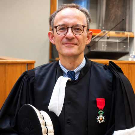 Sylvain Barbier Sainte-Marie, nouveau procureur de la République d’Angers, a officiellement pris ses fonctions ce vendredi 25 septembre 2026 lors de l’audience solennelle d’installation au tribunal judiciaire.