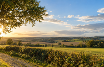 Après un week-end doux, le beau temps se poursuit en Maine-et-Loire. Ce lundi 21 septembre, les températures grimperont jusqu’à 26 °C à Angers, malgré un ciel parfois partagé entre nuages et éclaircies.