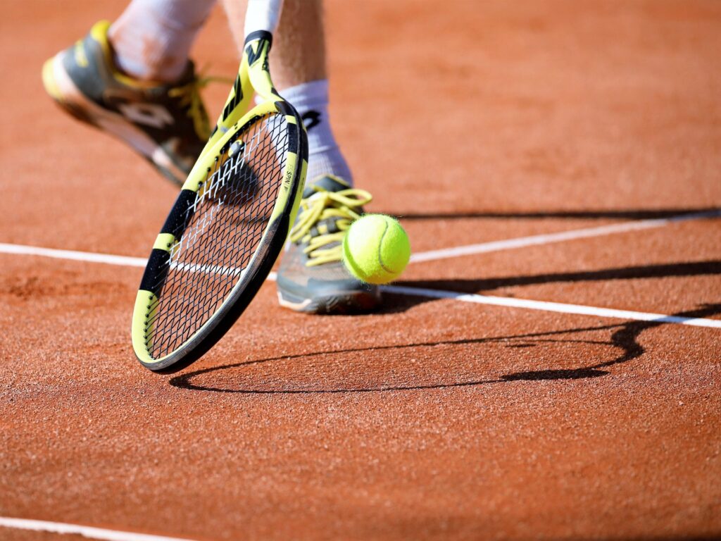 L’image actuelle n’a pas de texte alternatif. Le nom du fichier est : hansmarkutt-tennis-5782695_1920.jpg