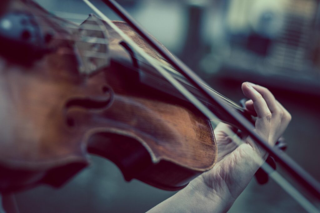 L’image actuelle n’a pas de texte alternatif. Le nom du fichier est : niekverlaan-violin-374096_1920.jpg