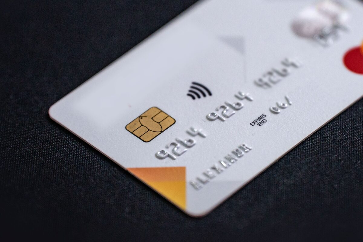 L’image actuelle n’a pas de texte alternatif. Le nom du fichier est : oleksandrpidvalnyi-credit-card-7001455_1920.jpg