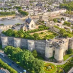 Credit Destination Angers - Après 20 ans de fermeture et cinq ans de restauration, la Tour du Moulin du château d'Angers ouvre son sommet au public. Voici ce qui attend les visiteurs.